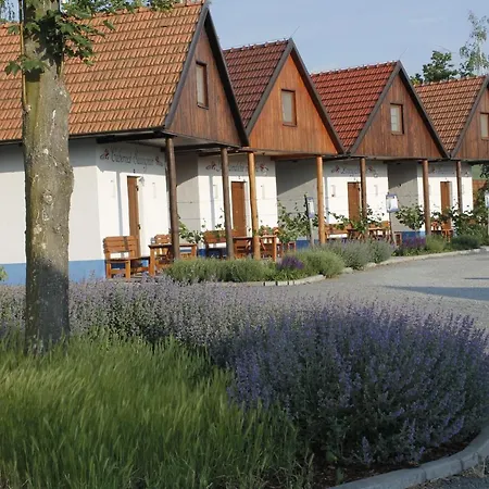 Prázdninový areál Slovácký Dvůr S.r.o. Ostrožská Nová Ves