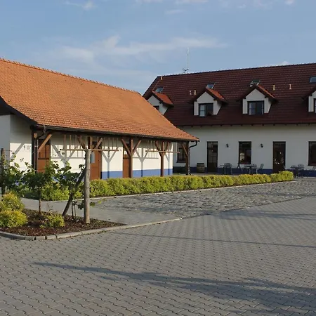 Slovacky Dvur S.r.o. *