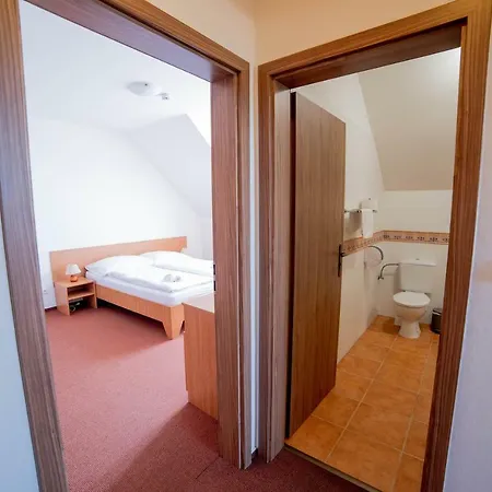 Holiday park Slovacky Dvur S.r.o. *