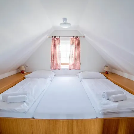 Slovacky Dvur S.r.o. * Ostrožská Nová Ves